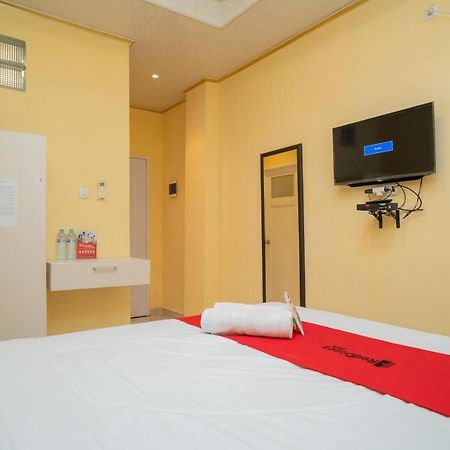 Reddoorz Plus Syariah Near Pasar Turi Surabaia Exterior foto
