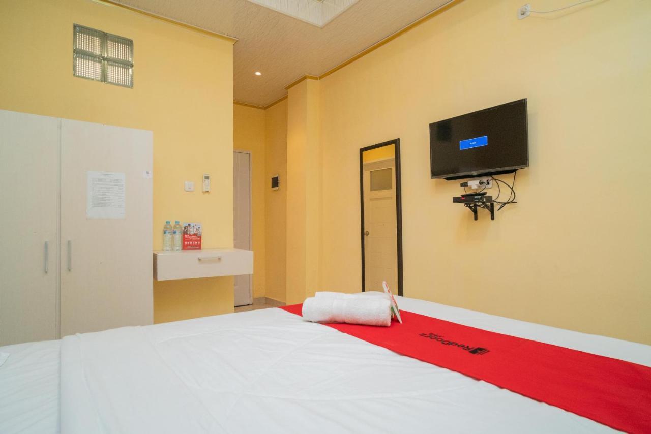 Reddoorz Plus Syariah Near Pasar Turi Surabaia Exterior foto