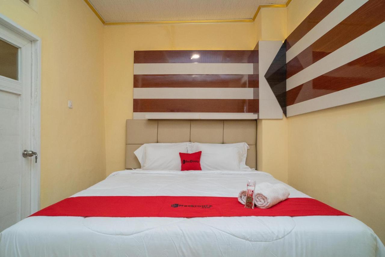 Reddoorz Plus Syariah Near Pasar Turi Surabaia Exterior foto