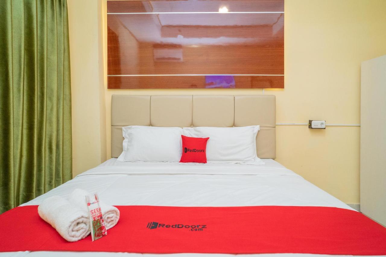 Reddoorz Plus Syariah Near Pasar Turi Surabaia Exterior foto
